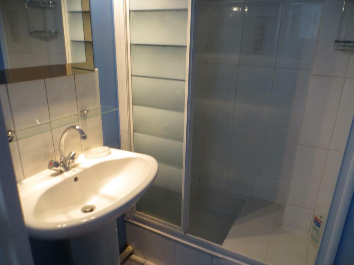 Residence Biak Bat Сибур Екстериор снимка
