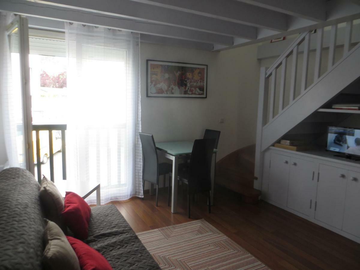 Residence Biak Bat Сибур Екстериор снимка