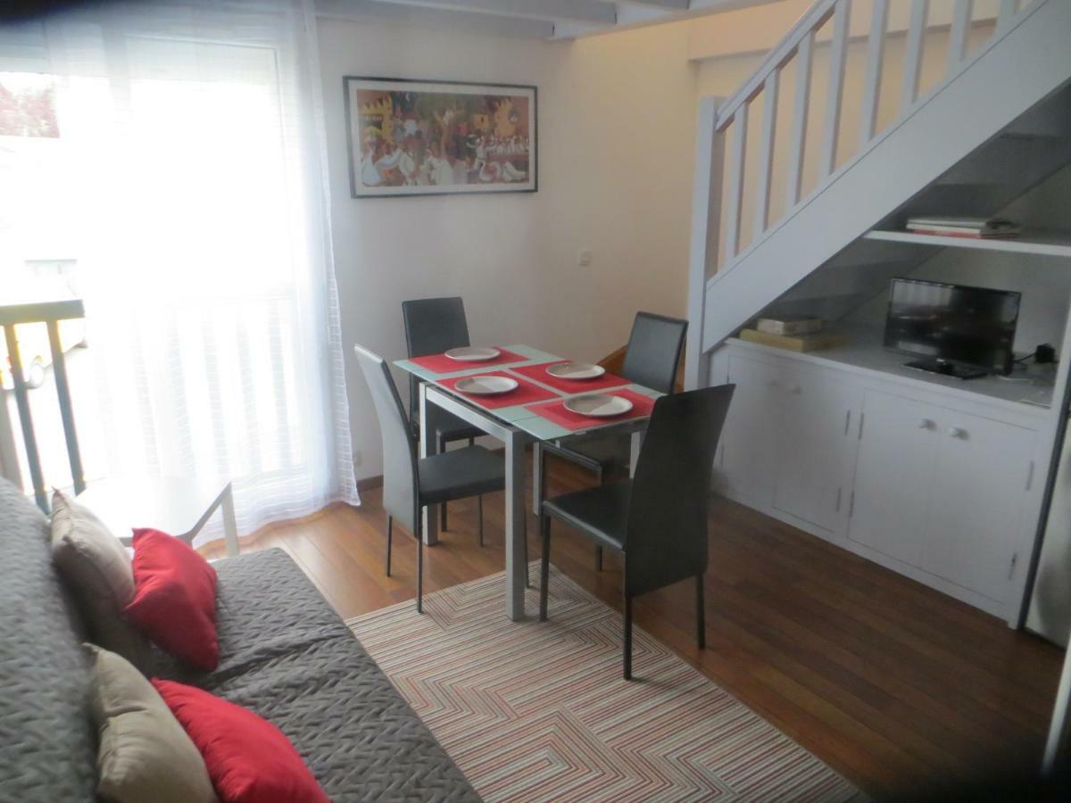 Residence Biak Bat Сибур Екстериор снимка